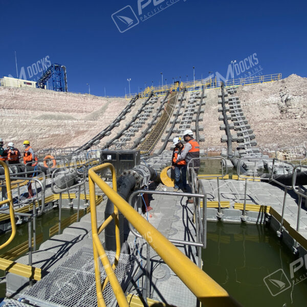 Instalación de cañerías en plataforma flotante