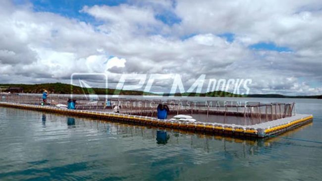 Estructura de acuicultura cuadrada con interior hueco