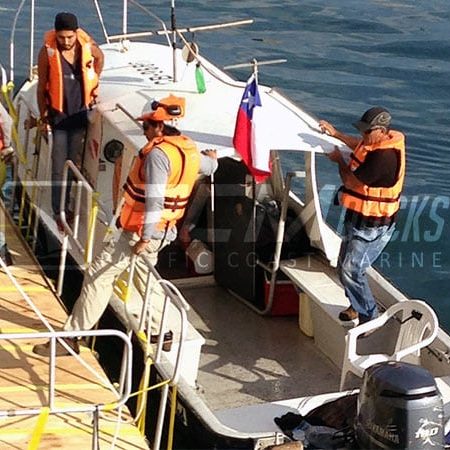 Plataforma con guías de cañerías